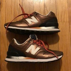 Women’s size 6 copper New Balance 574